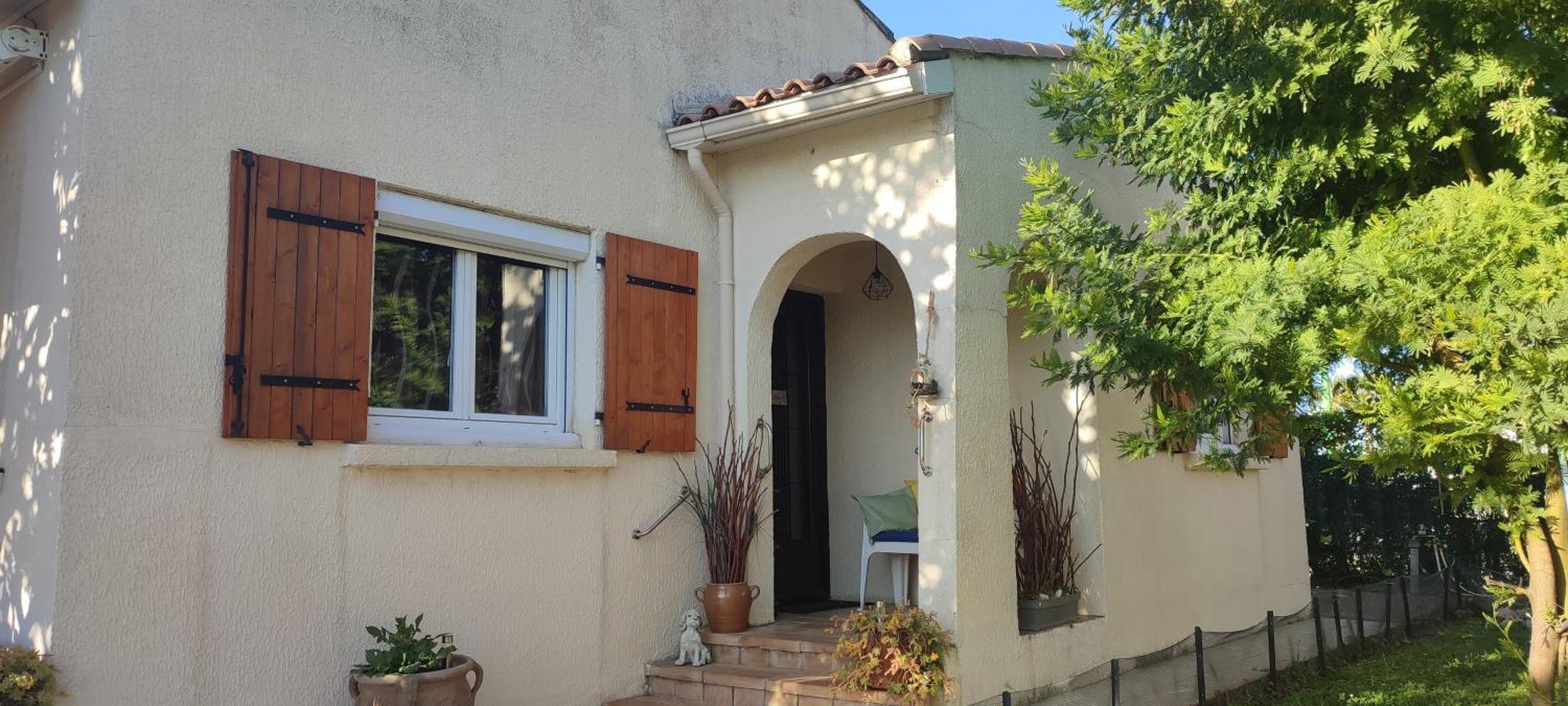 Maison T2 Avec Petit Jardin Dans Impasse Calme Baillargues Luaran gambar