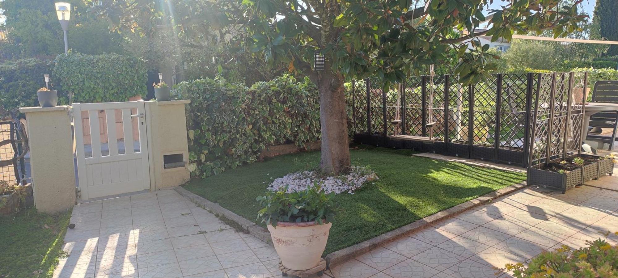 Maison T2 Avec Petit Jardin Dans Impasse Calme Baillargues Luaran gambar